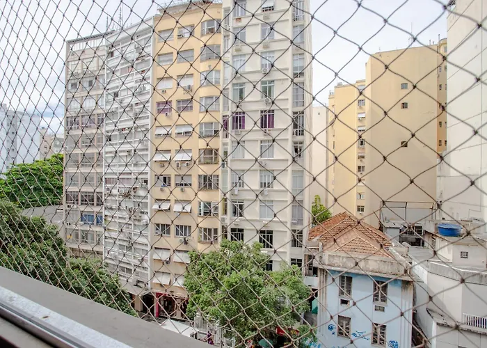 Espaçoso apartamento reformado em Copacabana Rio de Janeiro